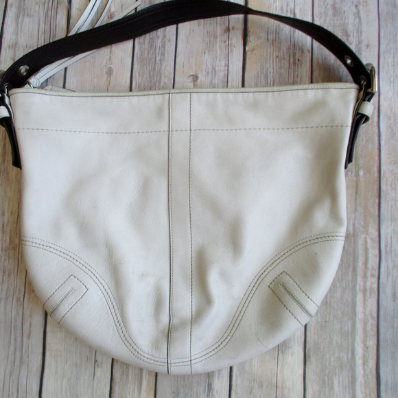 Coach Handbags - COACH LEATHER HANDBAG
